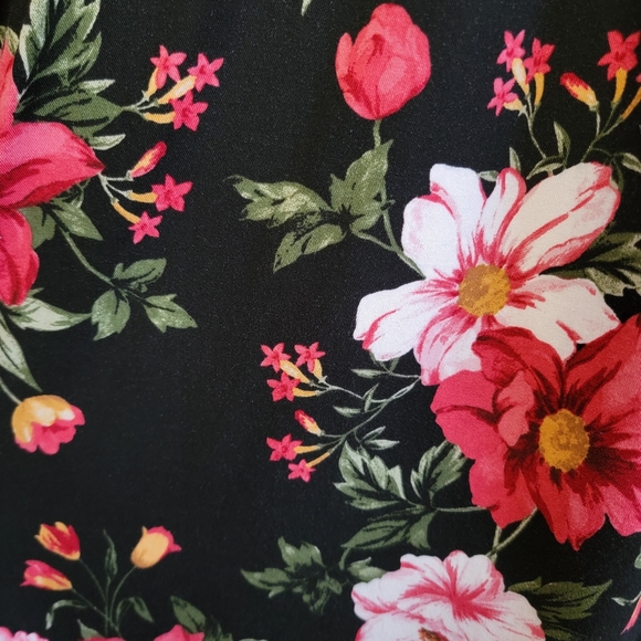 Cute Floral Mini Dress - Picture 3 of 3